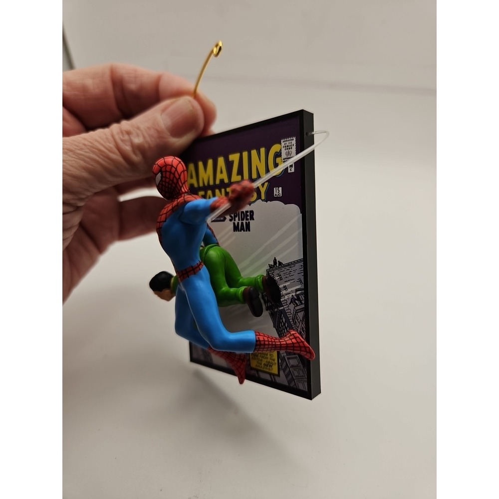 Hallmark 2022 Spider-Man AMAZING FANTASY #15 60th Anniversary Ornament (491) - Picture 6 of 7